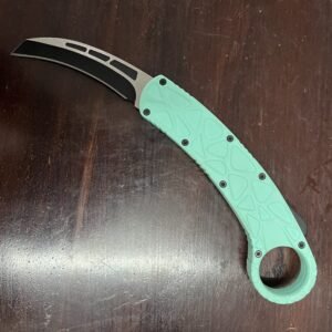 Karambit OTF KNIves